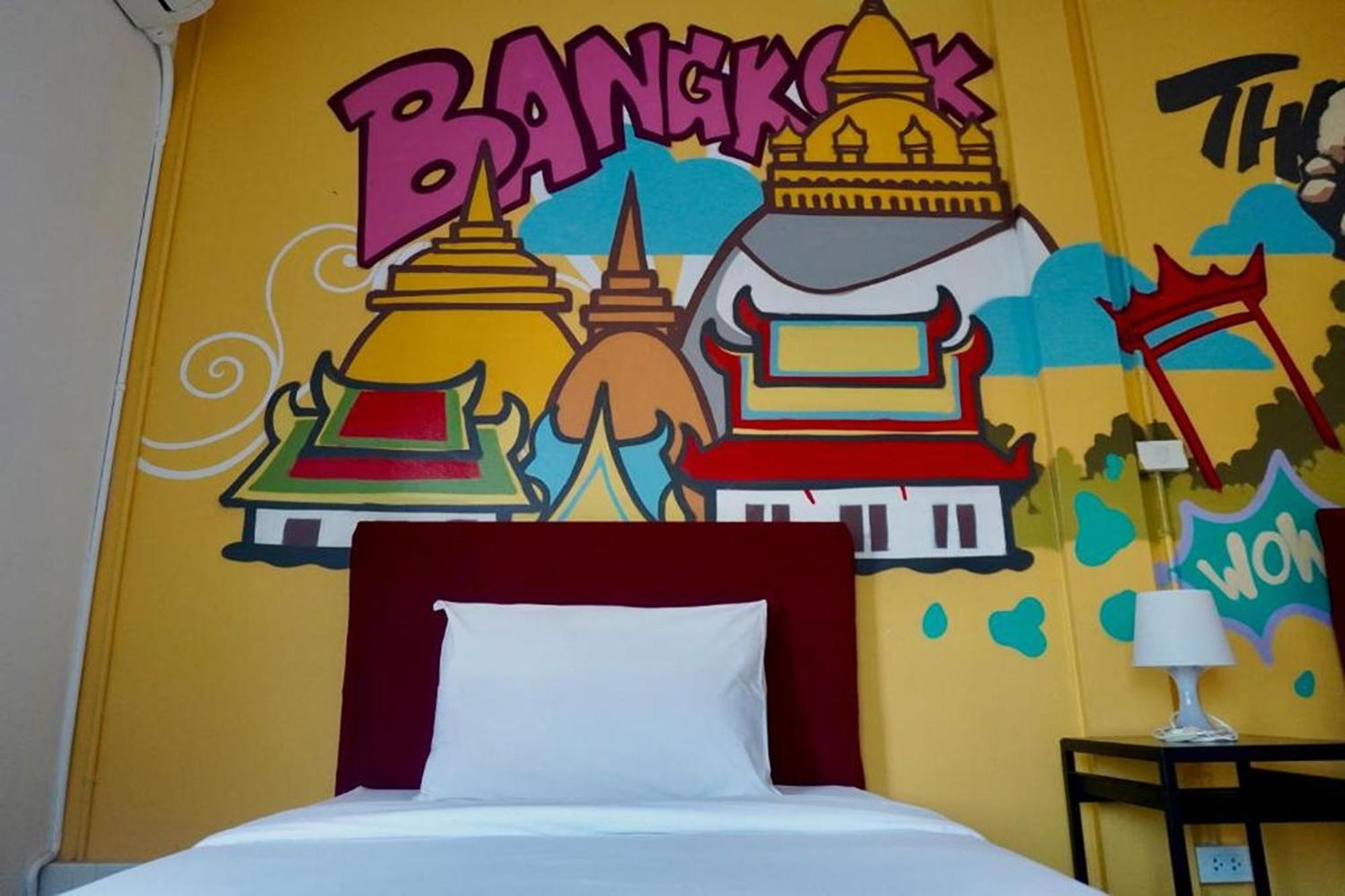 BW Thai Art Style Hotel Bangkok Bagian luar foto