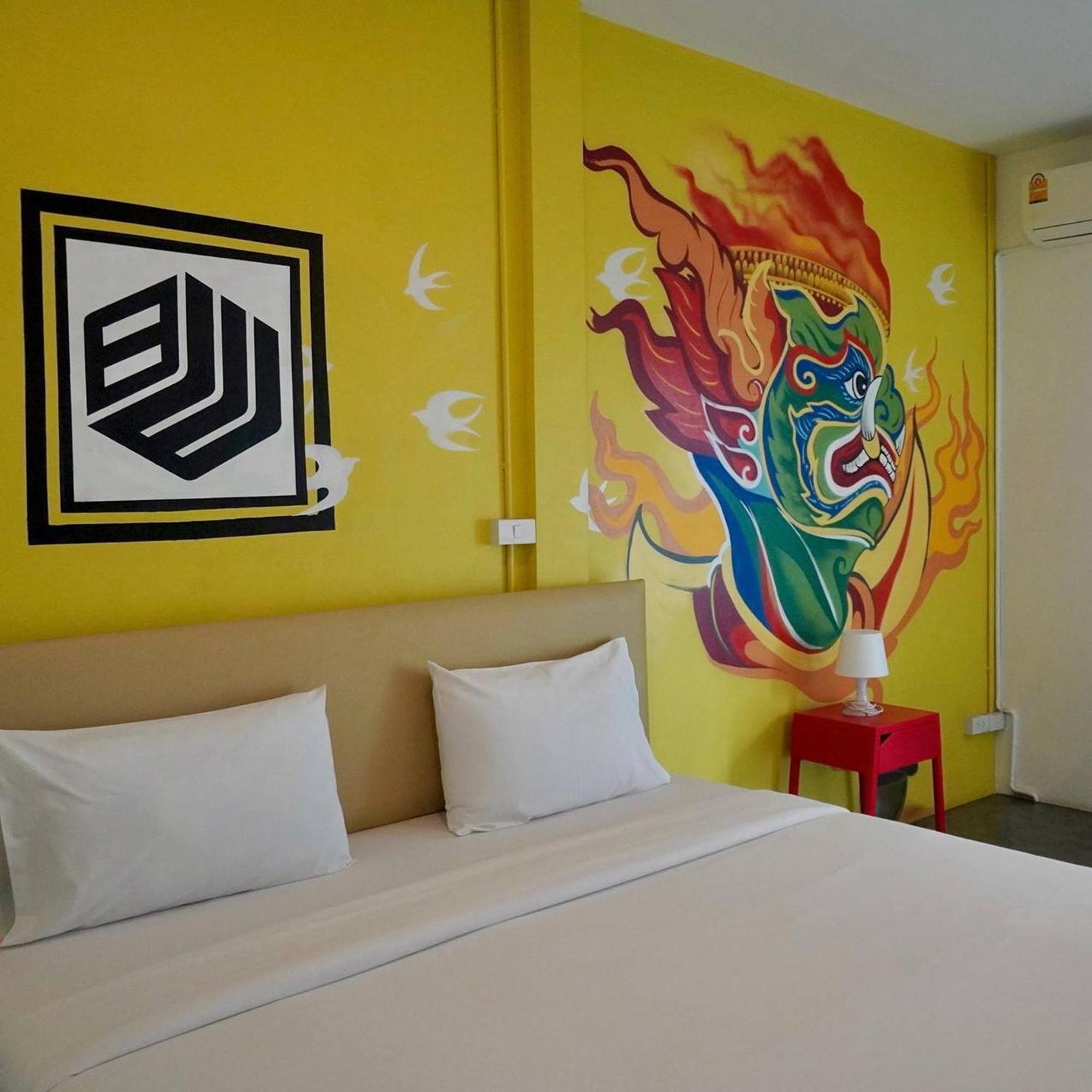 BW Thai Art Style Hotel Bangkok Bagian luar foto